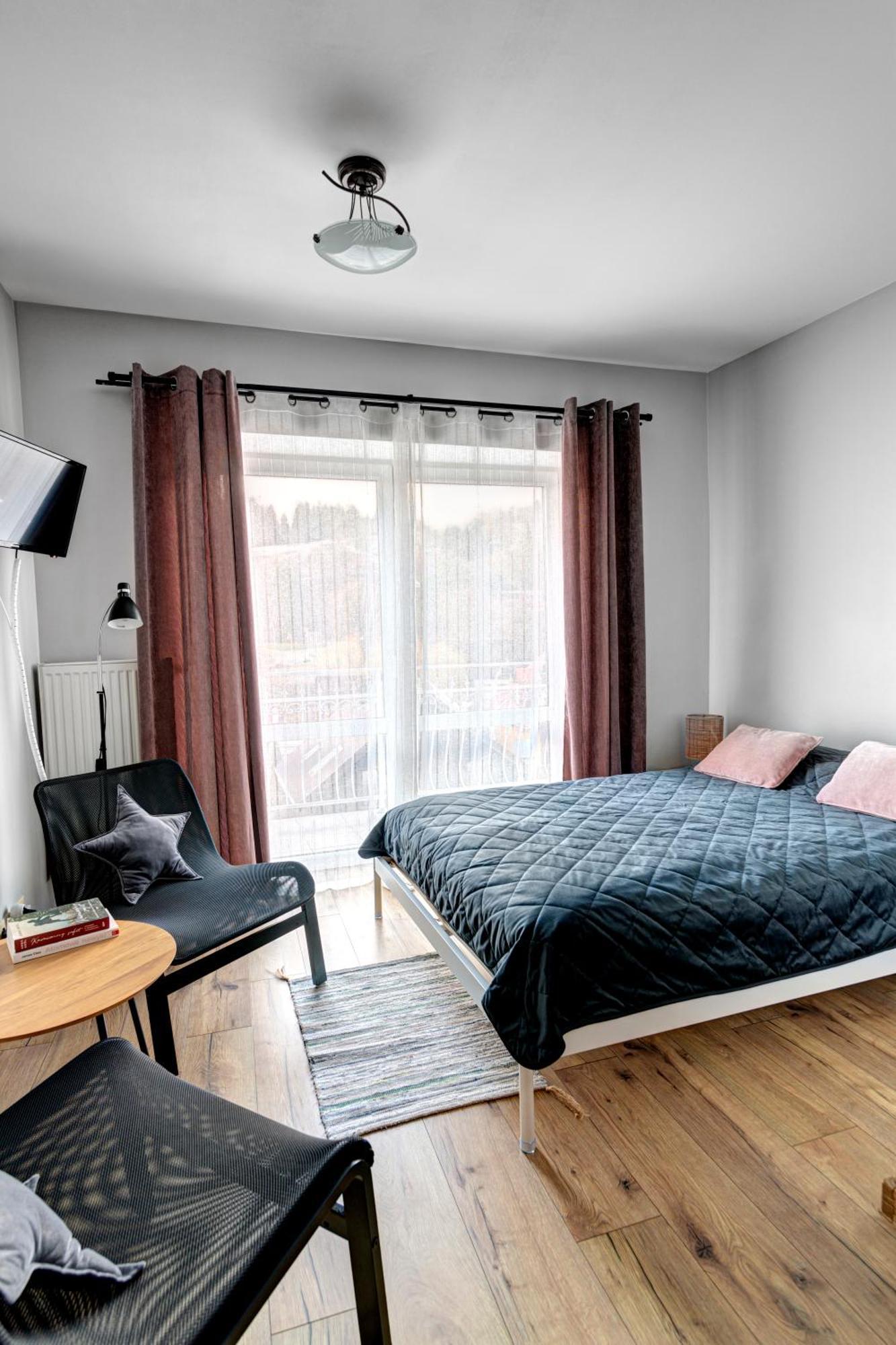 Wesola: Centrally Located With Private Baths And Kitchen Access Ubytovanie v rodine Krynica Zdroj